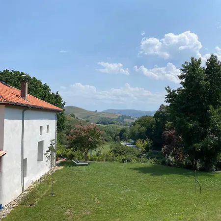 De Charme Renove Au Pays Basque * Hélette